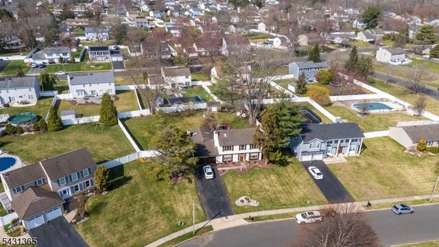 19 Plymouth Ln, Manalapan Twp., NJ 07726
