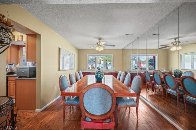 19 Plymouth Ln, Manalapan Twp., NJ 07726