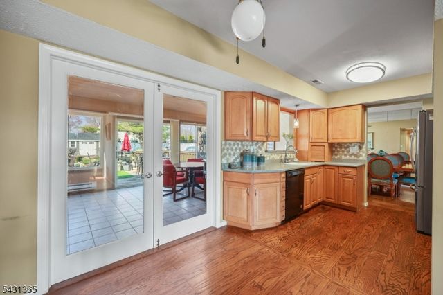 19 Plymouth Ln, Manalapan Twp., NJ 07726