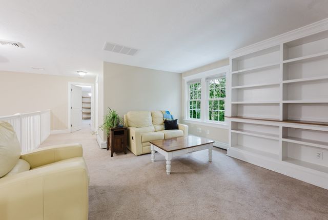 289 Quaker Meeting House Rd, Sandwich, MA 02537