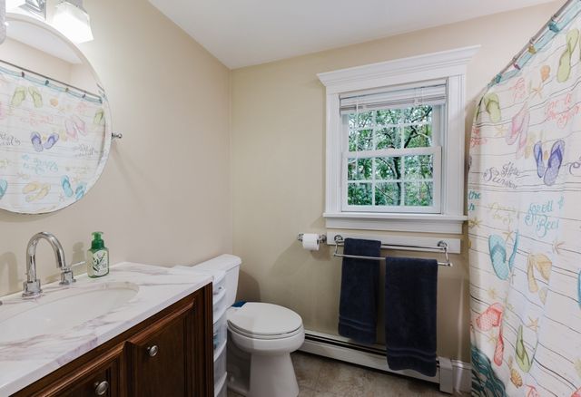 289 Quaker Meeting House Rd, Sandwich, MA 02537