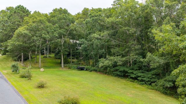 289 Quaker Meeting House Rd, Sandwich, MA 02537