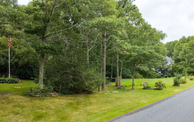 289 Quaker Meeting House Rd, Sandwich, MA 02537