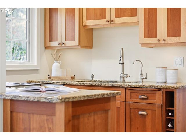 5115 Ne MULTNOMAH St, Portland, OR 97213