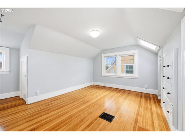 5115 Ne MULTNOMAH St, Portland, OR 97213