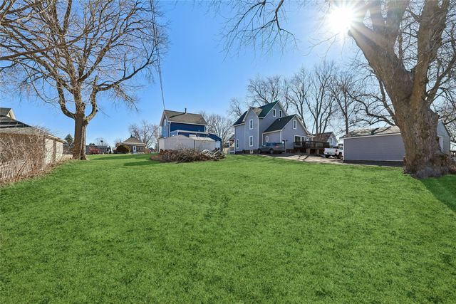 427 West Street, Grinnell, IA 50112