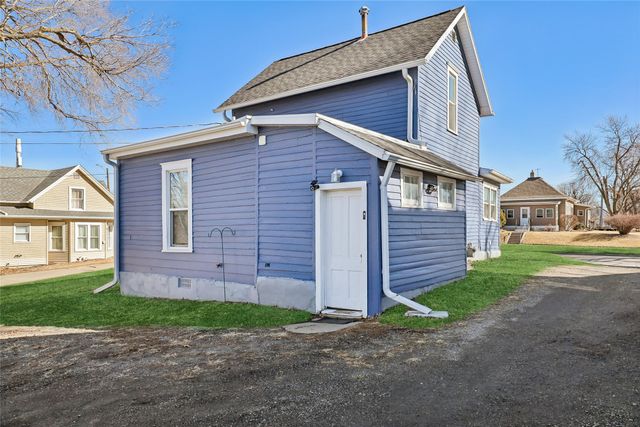 427 West Street, Grinnell, IA 50112