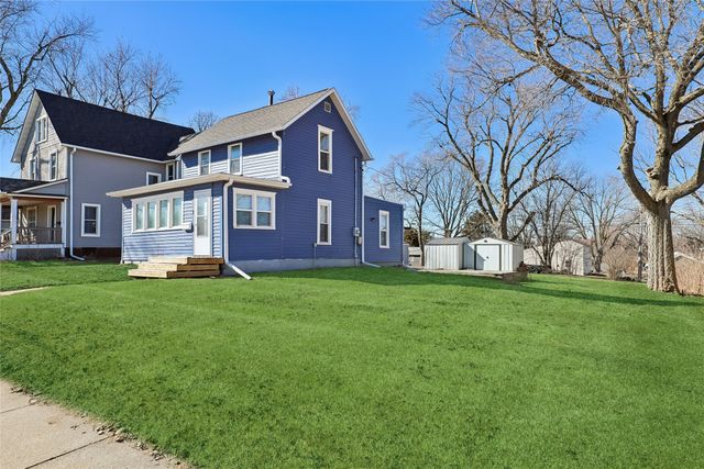 427 West Street, Grinnell, IA 50112