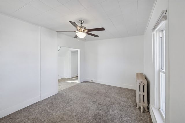 427 West Street, Grinnell, IA 50112