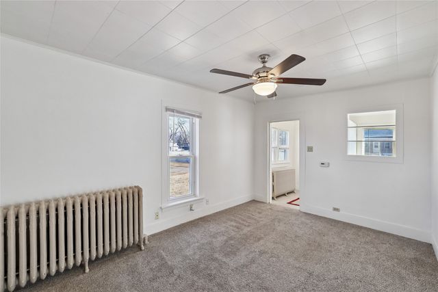 427 West Street, Grinnell, IA 50112