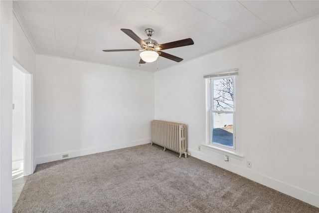 427 West Street, Grinnell, IA 50112