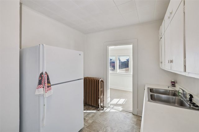 427 West Street, Grinnell, IA 50112