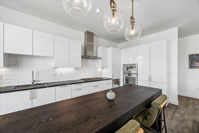4521 San Felipe Street 2102, Houston, TX 77027