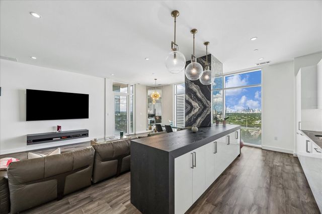 4521 San Felipe Street 2102, Houston, TX 77027