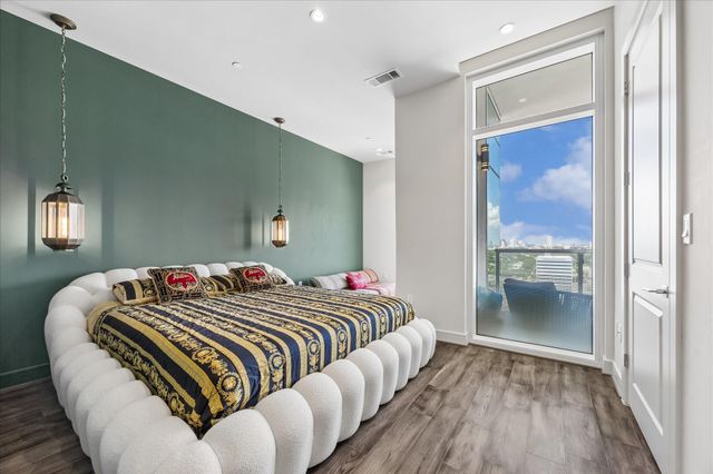 4521 San Felipe Street 2102, Houston, TX 77027