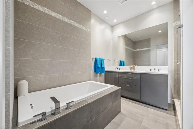4521 San Felipe Street 2102, Houston, TX 77027