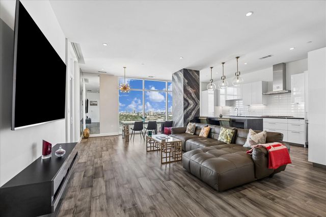 4521 San Felipe Street 2102, Houston, TX 77027