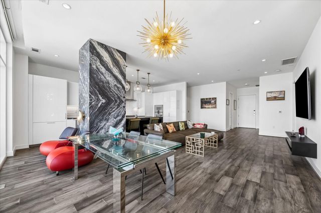4521 San Felipe Street 2102, Houston, TX 77027