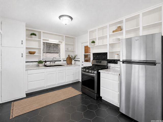 206 Pollydale Ave, San Antonio, TX 78223