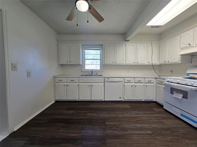 2106 N Aydelotte Avenue, Shawnee, OK 74804