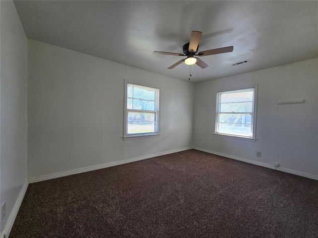 2106 N Aydelotte Avenue, Shawnee, OK 74804