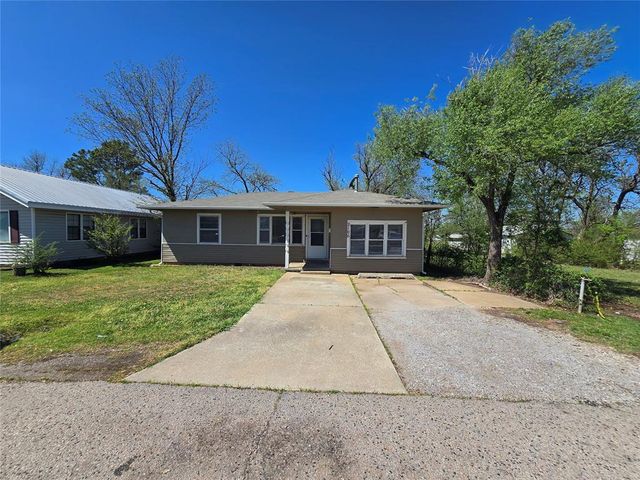2106 N Aydelotte Avenue, Shawnee, OK 74804