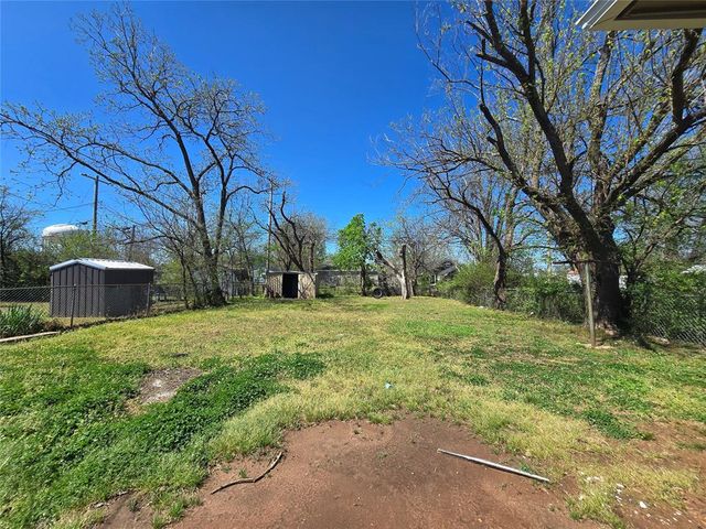 2106 N Aydelotte Avenue, Shawnee, OK 74804