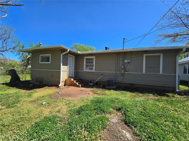 2106 N Aydelotte Avenue, Shawnee, OK 74804