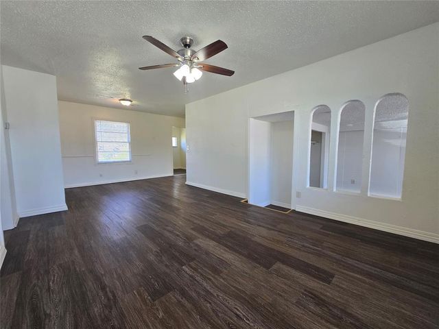 2106 N Aydelotte Avenue, Shawnee, OK 74804