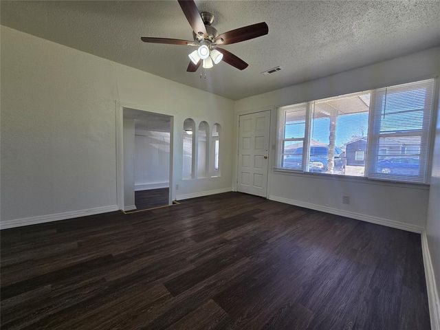 2106 N Aydelotte Avenue, Shawnee, OK 74804