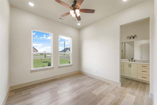 620 Alondrita Street, Celeste, TX 75452