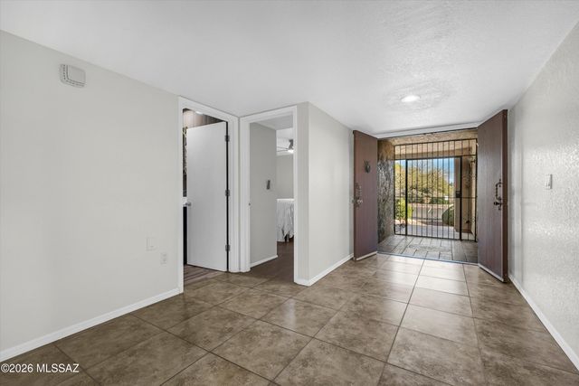 5613 N Calle Del Marques, Tucson, AZ 85718