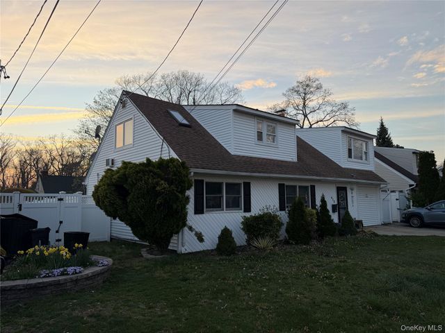 412 Seaford Avenue, Massapequa, NY 11758