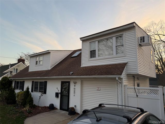 412 Seaford Avenue, Massapequa, NY 11758