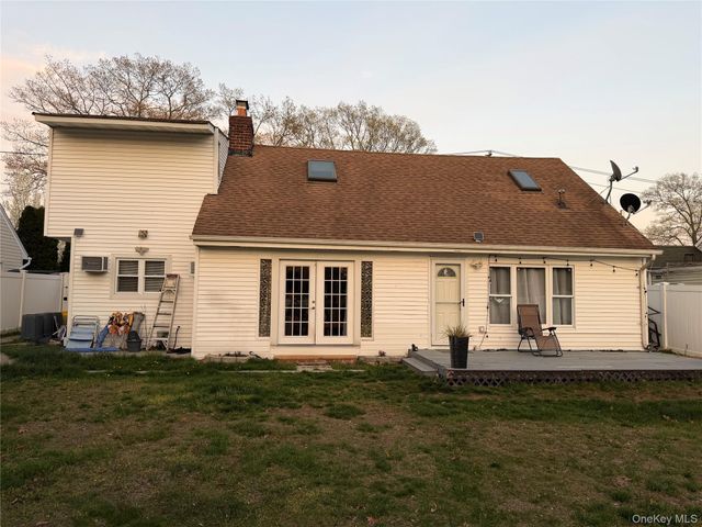 412 Seaford Avenue, Massapequa, NY 11758