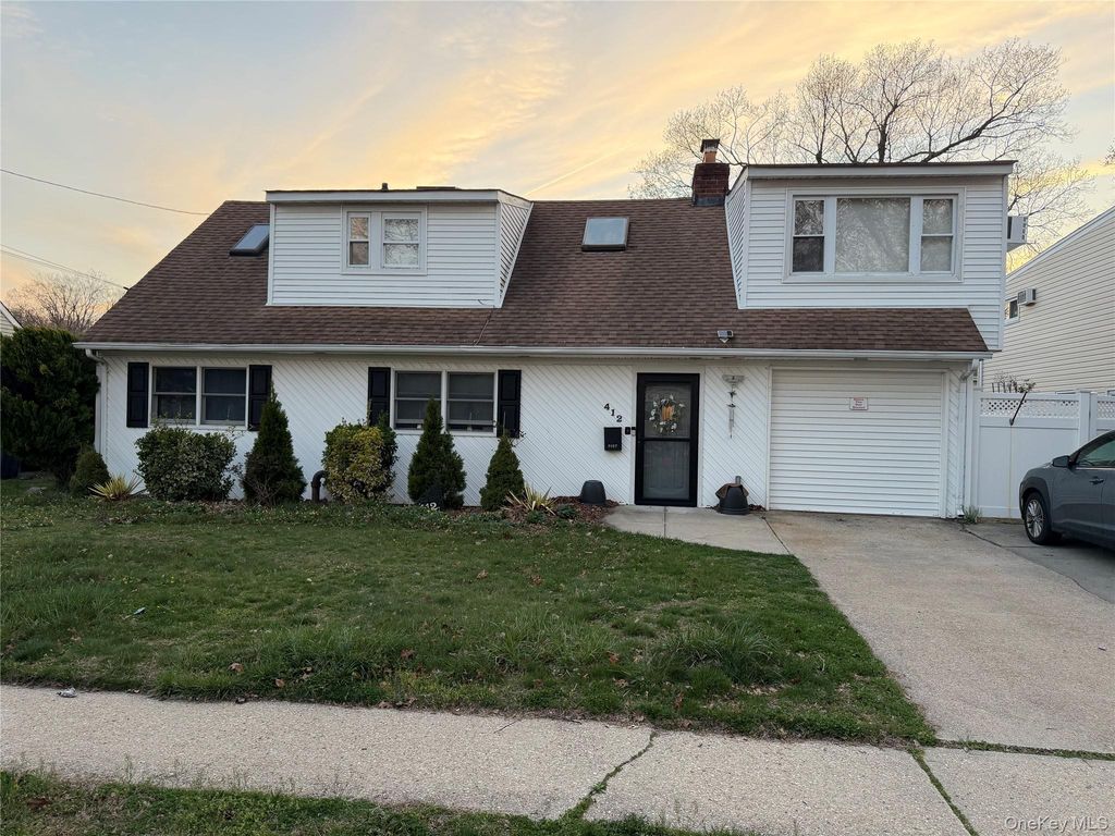 412 Seaford Avenue, Massapequa, NY 11758