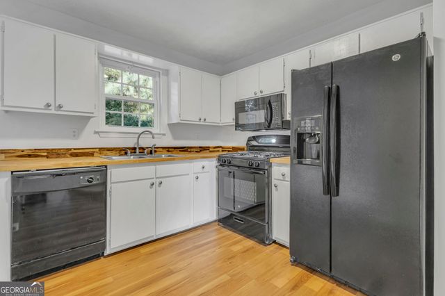 880 Westgard Court, Douglasville, GA 30134