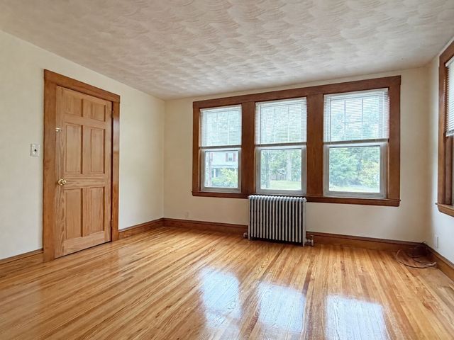 75 Dale St 1, Waltham, MA 02451