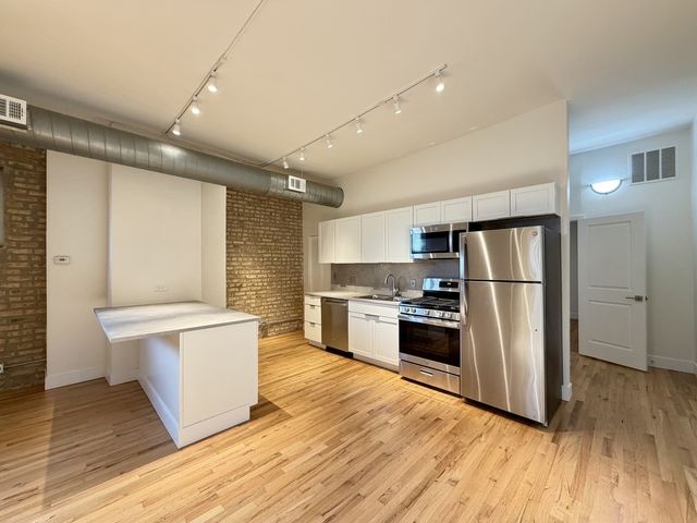 3138 N Lincoln Avenue 1R, Chicago, IL 60657
