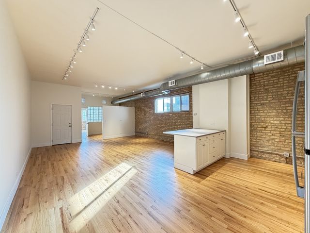 3138 N Lincoln Avenue 1R, Chicago, IL 60657
