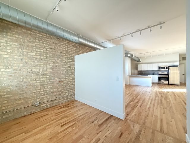 3138 N Lincoln Avenue 1R, Chicago, IL 60657