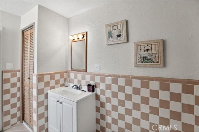 21101 Hacienda Boulevard, California City, CA 93505