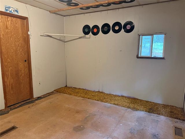 37477 Willow View Road, Tecumseh, OK 74873