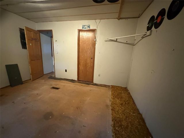 37477 Willow View Road, Tecumseh, OK 74873