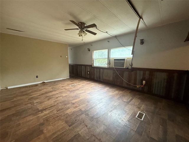 37477 Willow View Road, Tecumseh, OK 74873