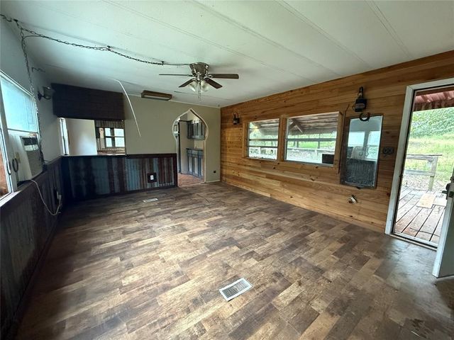 37477 Willow View Road, Tecumseh, OK 74873