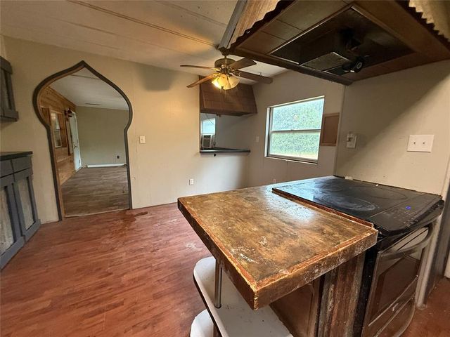 37477 Willow View Road, Tecumseh, OK 74873