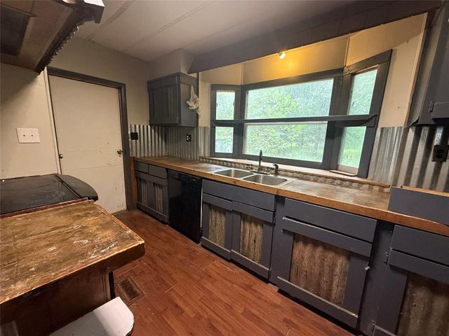 37477 Willow View Road, Tecumseh, OK 74873