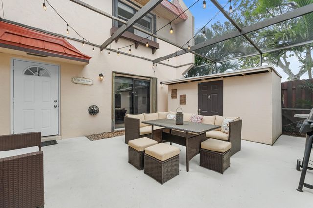 6327 Seven Springs Boulevard B, Greenacres, FL 33463