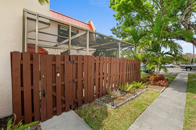 6327 Seven Springs Boulevard B, Greenacres, FL 33463